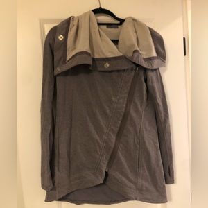 Lululemon size 6 cocoon wrap, grey